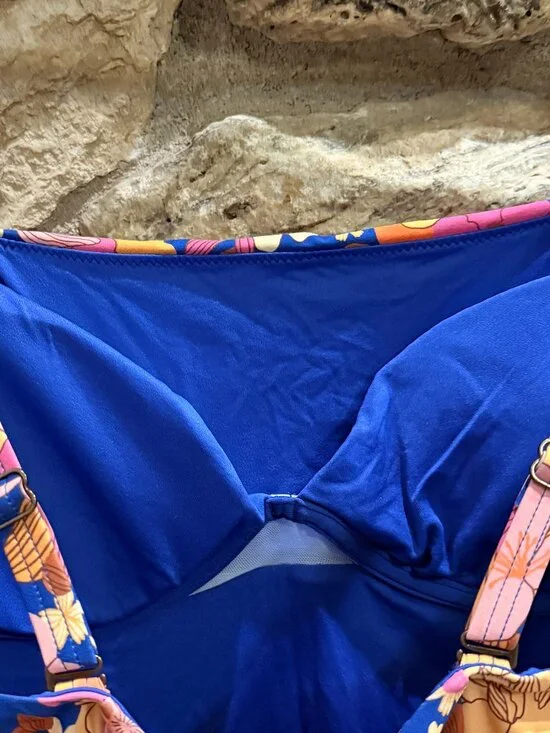 Vibrant Floral Rip Curl One Piece Swimsuit sz L Full Support D/DD NWT - Picture 5 of 10